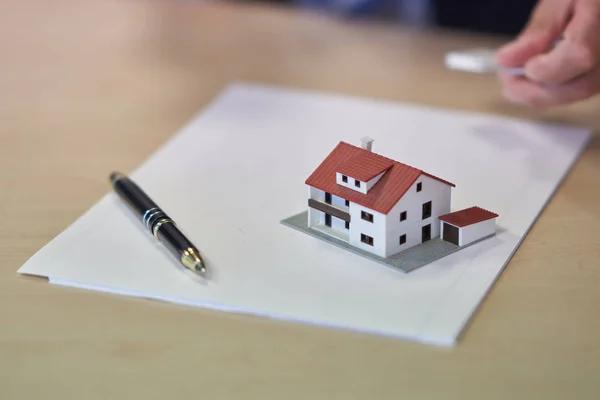 Real Estate Agent Near Me: Professional Guidance for Buying and Selling Homes