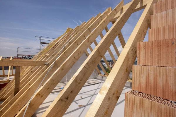Best Seattle Roofing Company for Durable Roof Repair Services