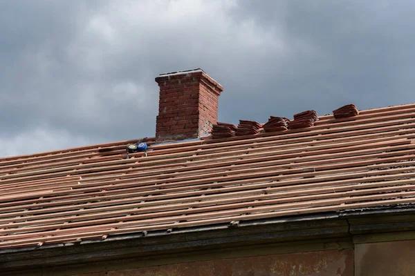 When Should You Call a Seattle Roofer for Roof Repairs