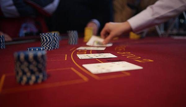 Exploring Player Choices and Platform Features at an online casino Singapore